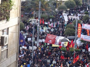 Şırnak Cizre'de Hür Dava Partisi üyesi olduğu belirtilen iki şahsın gece saatlerinde, YDG-H ve YDGK-H üyeleri tarafından kurulan nöbet çadırına girmeye çalışması üzerine taraflar arasında başlayan şiddetli çatışmalar sürüyor.