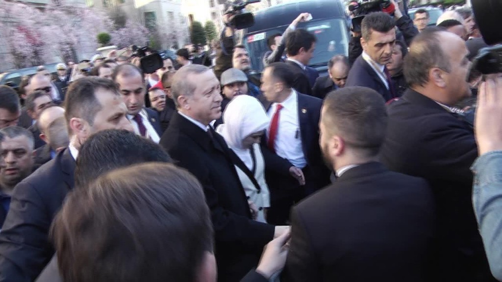 56fb5e22f0dc1e284cdbcd4a