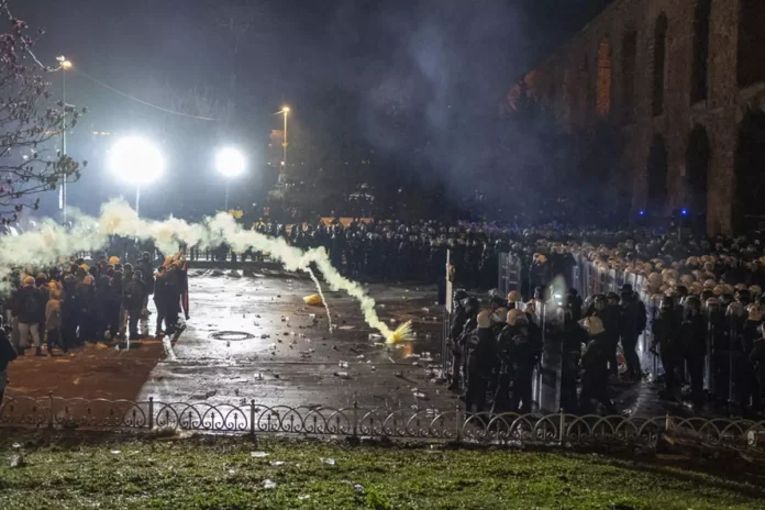 istanbul-da-protestolarda-tutuklanan-34-ogrenci-18505101_7129_amp